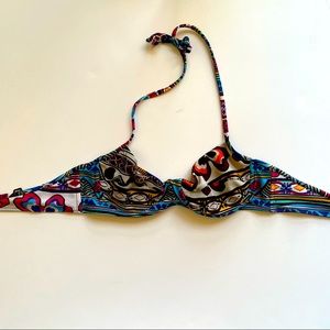 Bikini top with colorful prints